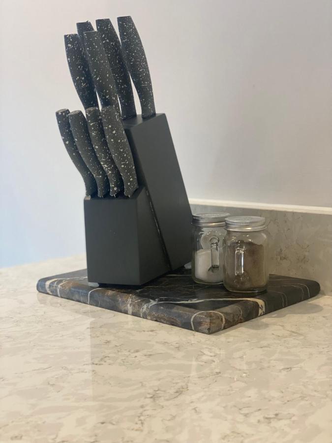 Icona - Brand New City Centre Apartment ヨーク エクステリア 写真